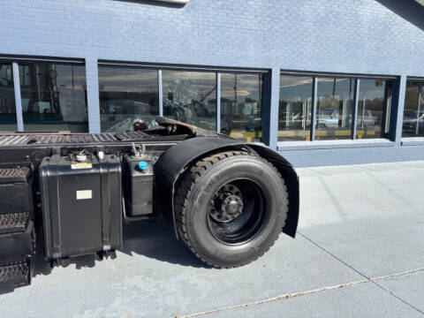 2017 Capacity Yard Spotter