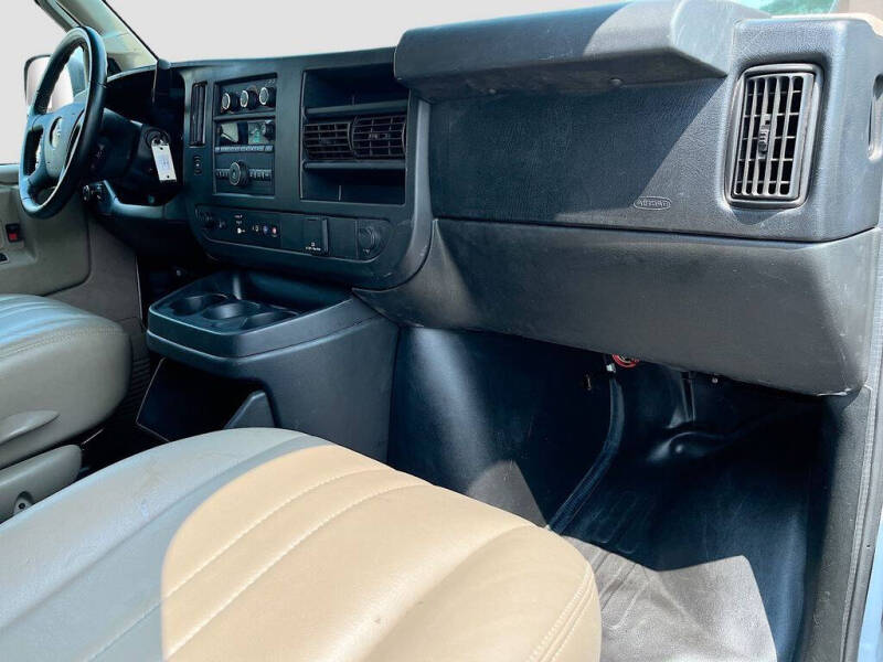 2023 GMC Savana 3500