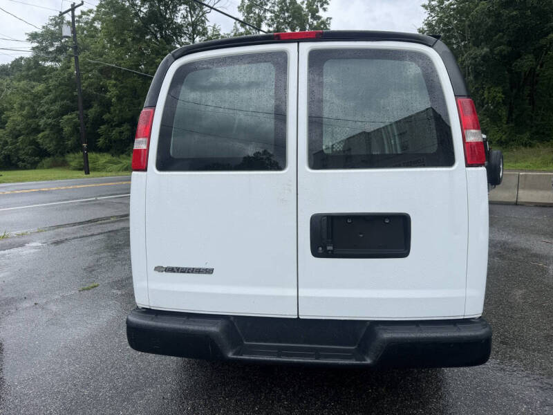 2017 Chevrolet Express 2500
