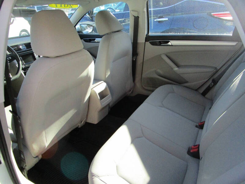 2017 Volkswagen Passat 1.8T S