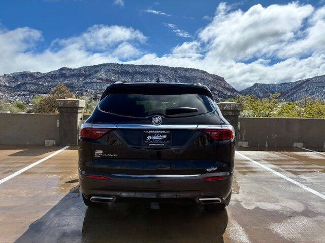 2023 Buick Enclave Essence