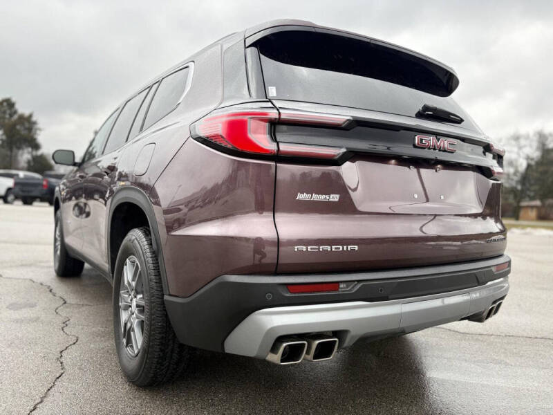 2025 GMC Acadia Elevation