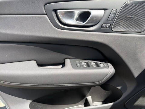 2026 Volvo XC60 T8 Plus
