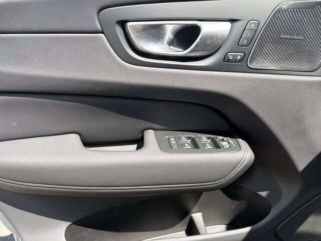 2026 Volvo XC60 T8 Plus
