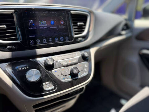 2017 Chrysler Pacifica Touring