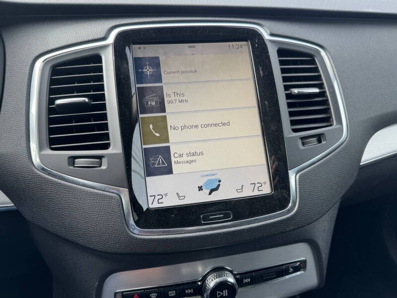 2016 Volvo XC90 T6 Momentum