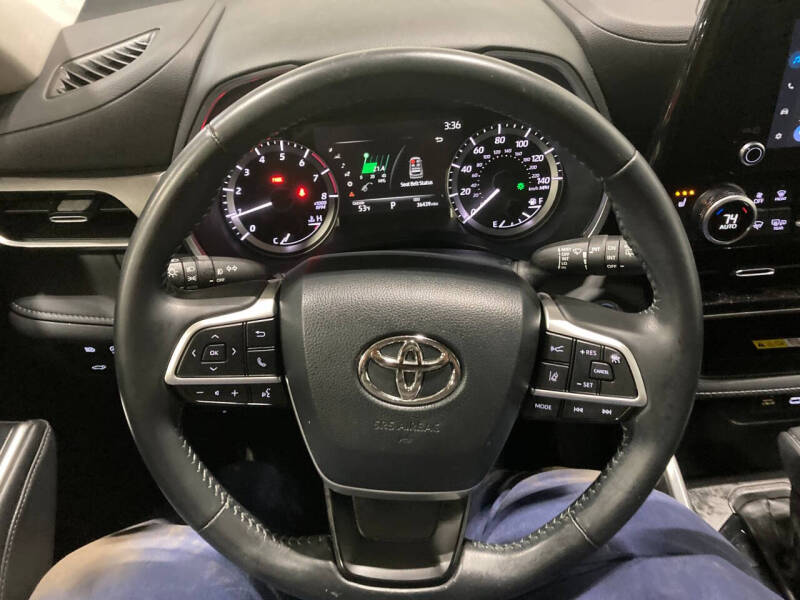 2023 Toyota Highlander XLE