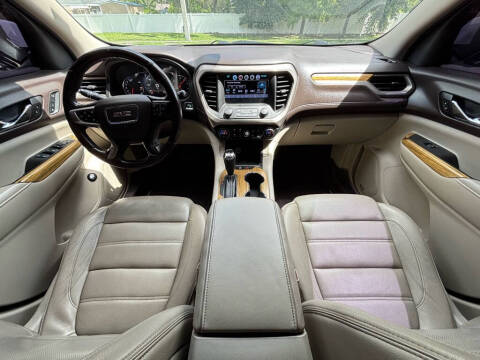 2017 GMC Acadia Denali