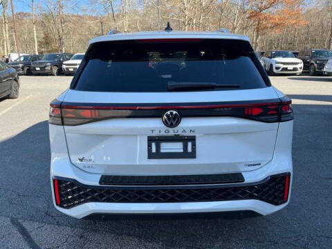 2025 Volkswagen Tiguan SEL R-Line 4Motion