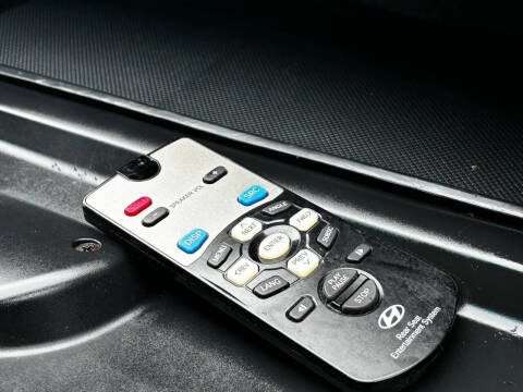 2007 Hyundai Entourage