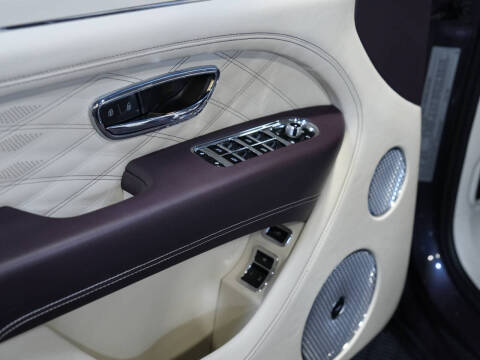 2023 Bentley Bentayga EWB