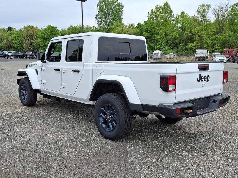 2026 Jeep Gladiator Sport
