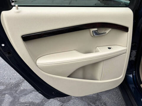 2013 Volvo XC70