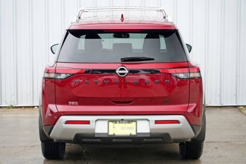 2022 Nissan Pathfinder SL