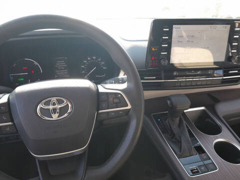 2021 Toyota Sienna LE 8-Passenger