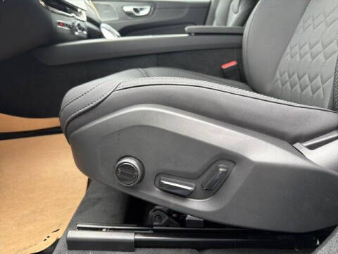 2026 Volvo XC60 T8 Plus