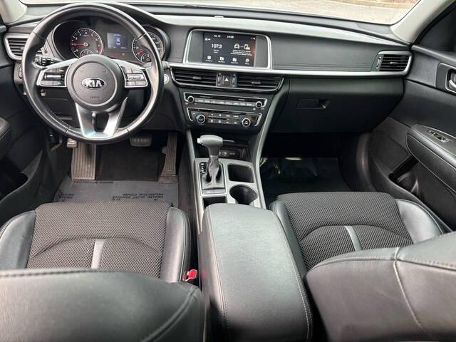 2019 Kia Optima 9