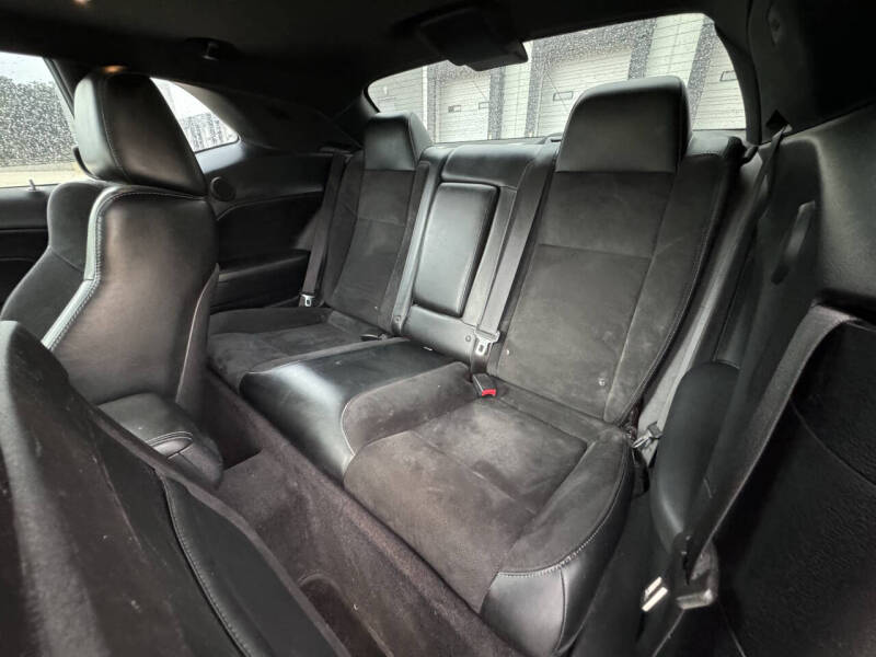2016 Dodge Challenger 392 HEMI Scat Pack Shaker