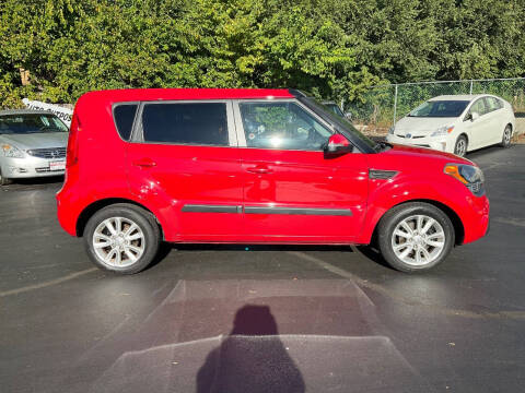 2013 Kia Soul +