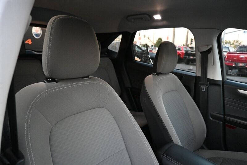 2022 Ford Escape Hybrid SE