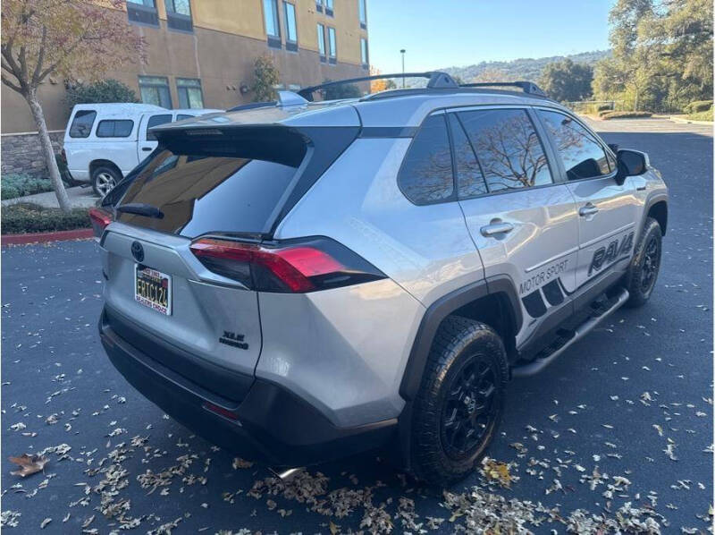 2019 Toyota RAV4 Hybrid XLE