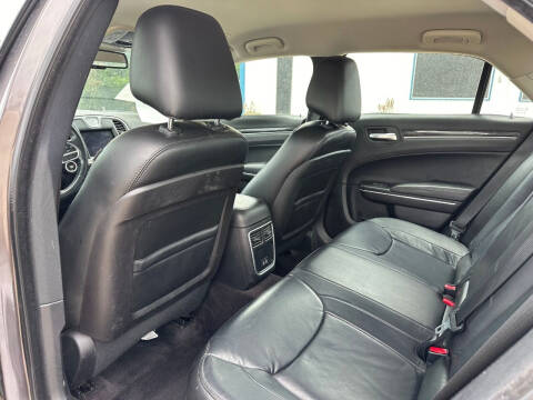 2017 Chrysler 300 Limited