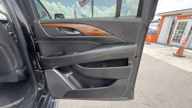 2014 Cadillac Escalade ESV Luxury