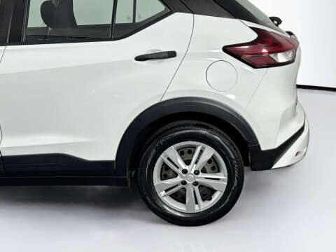 2023 Nissan Kicks S