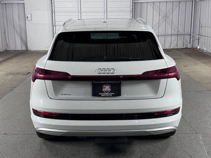 2019 Audi e-tron quattro Premium Plus