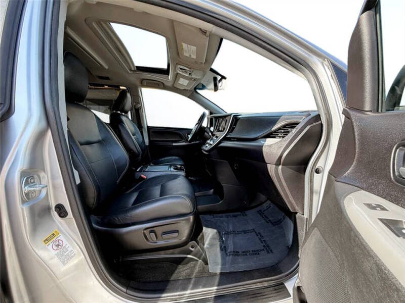 2015 Toyota Sienna