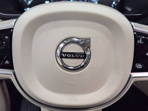 2022 Volvo XC90 T6 Inscription 6-Passenger