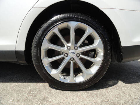 2015 Ford Taurus Limited