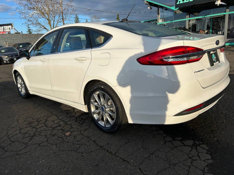 2017 Ford Fusion SE