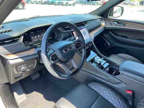 2023 Jeep Grand Cherokee Summit