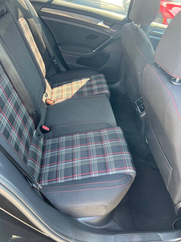 2018 Volkswagen Golf GTI S