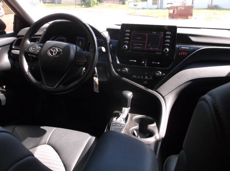 2022 Toyota Camry SE