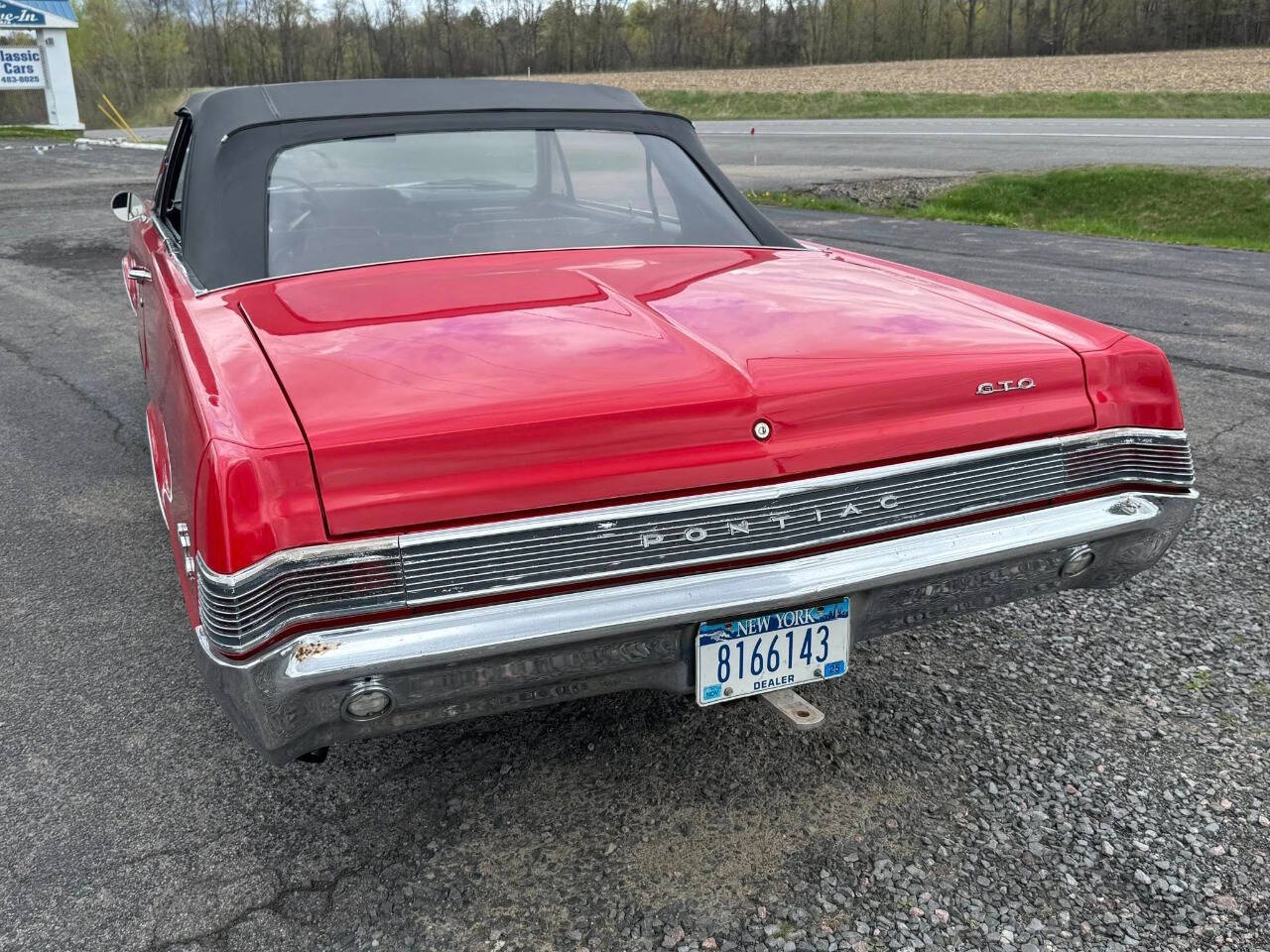 1965 Pontiac GTO 23