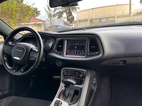 2020 Dodge Challenger SXT