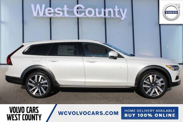 2021 Volvo V90 Cross Country T6