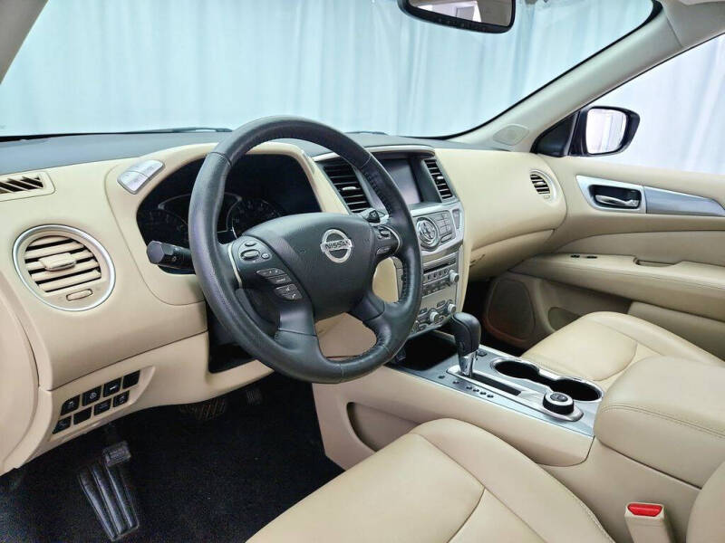 2020 Nissan Pathfinder SL