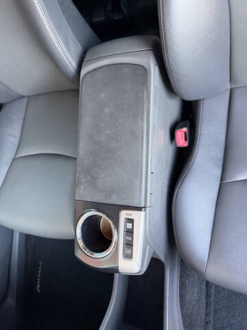 2013 Toyota Prius v Five