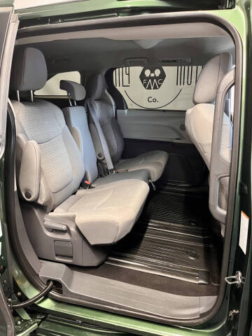 2021 Toyota Sienna LE 8-Passenger