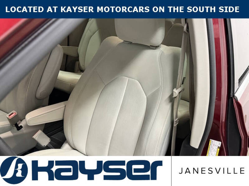 2017 Chrysler Pacifica Touring