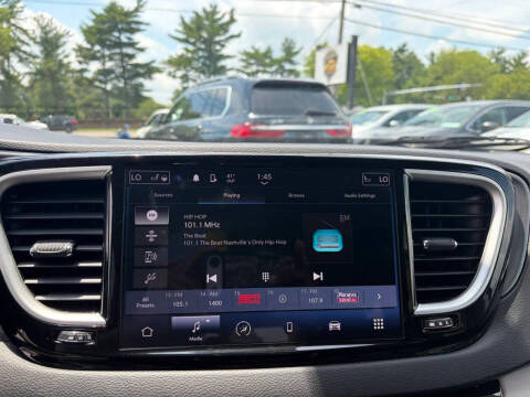 2023 Chrysler Pacifica Touring L
