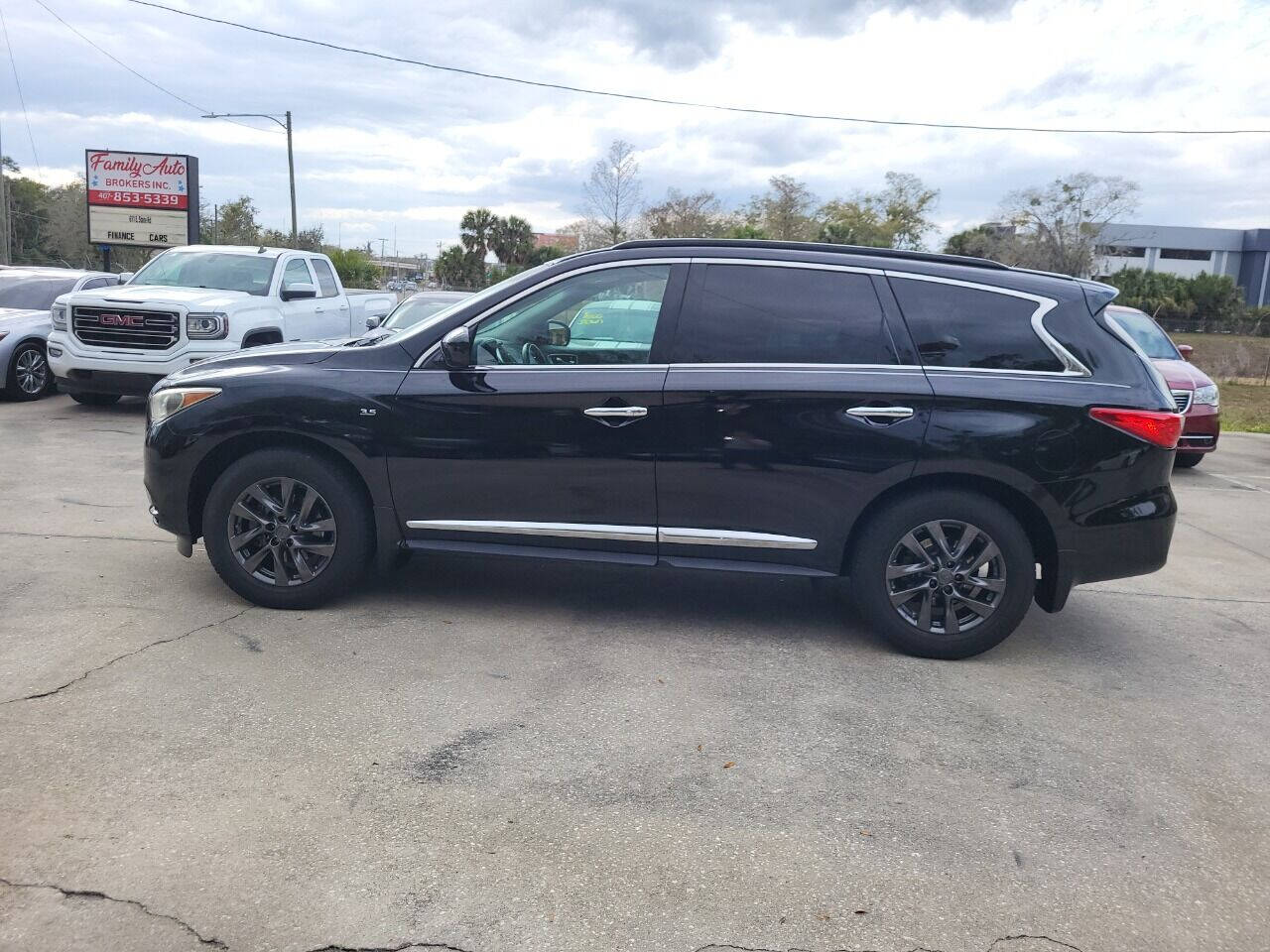 2014 INFINITI QX60 for sale at FAMILY AUTO BROKERS in Longwood, FL