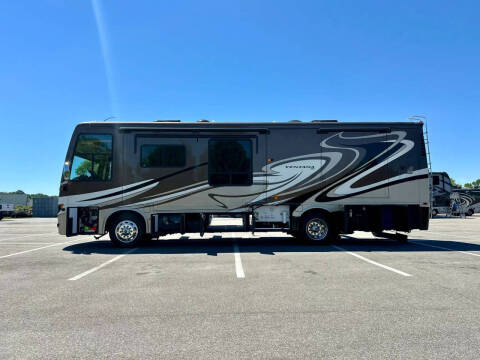 2014 Freightliner XCR Chassis