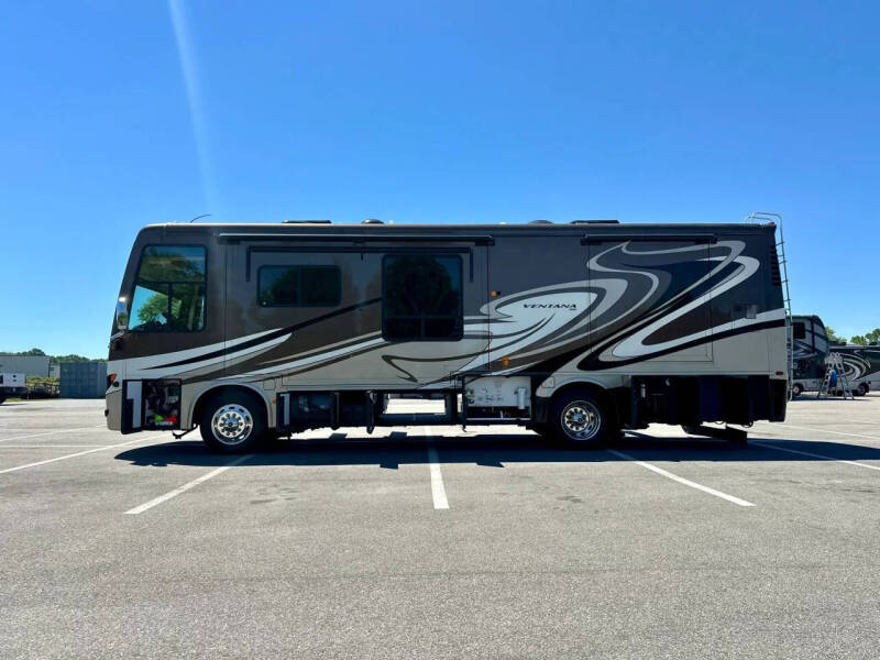 2014 Freightliner XCR Chassis