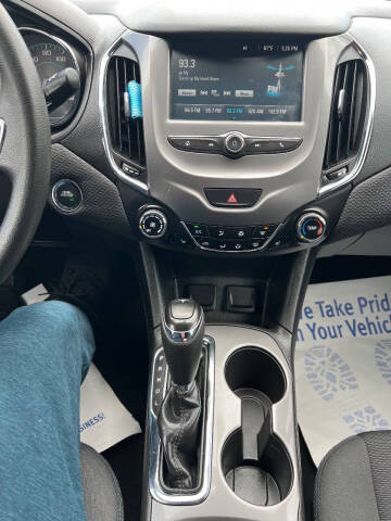 2017 Chevrolet Cruze LT Auto