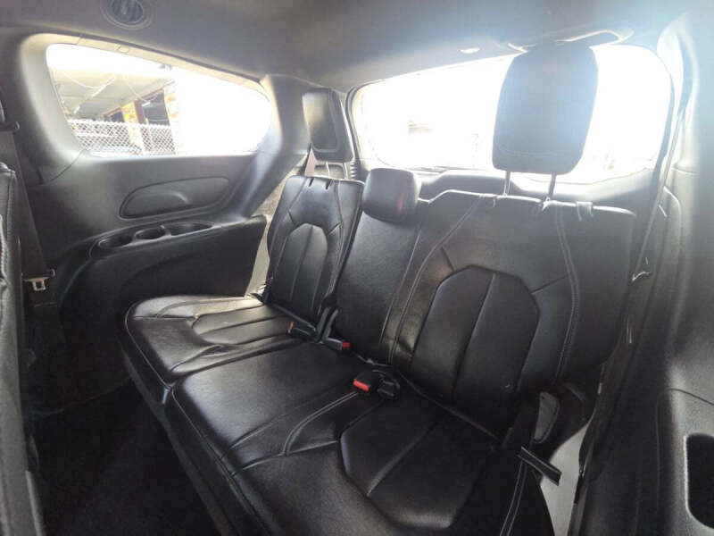2022 Chrysler Pacifica Hybrid Touring L
