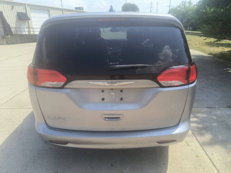 2017 Chrysler Pacifica LX